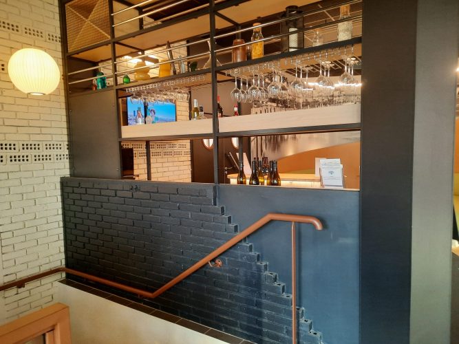 vue derrier bar